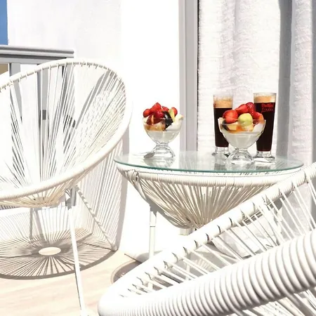 Thalia With Hot Tub And Sea View Apartment *