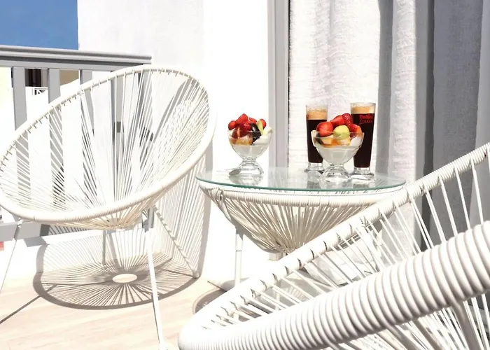 Thalia With Hot Tub And Sea View Apartamento *